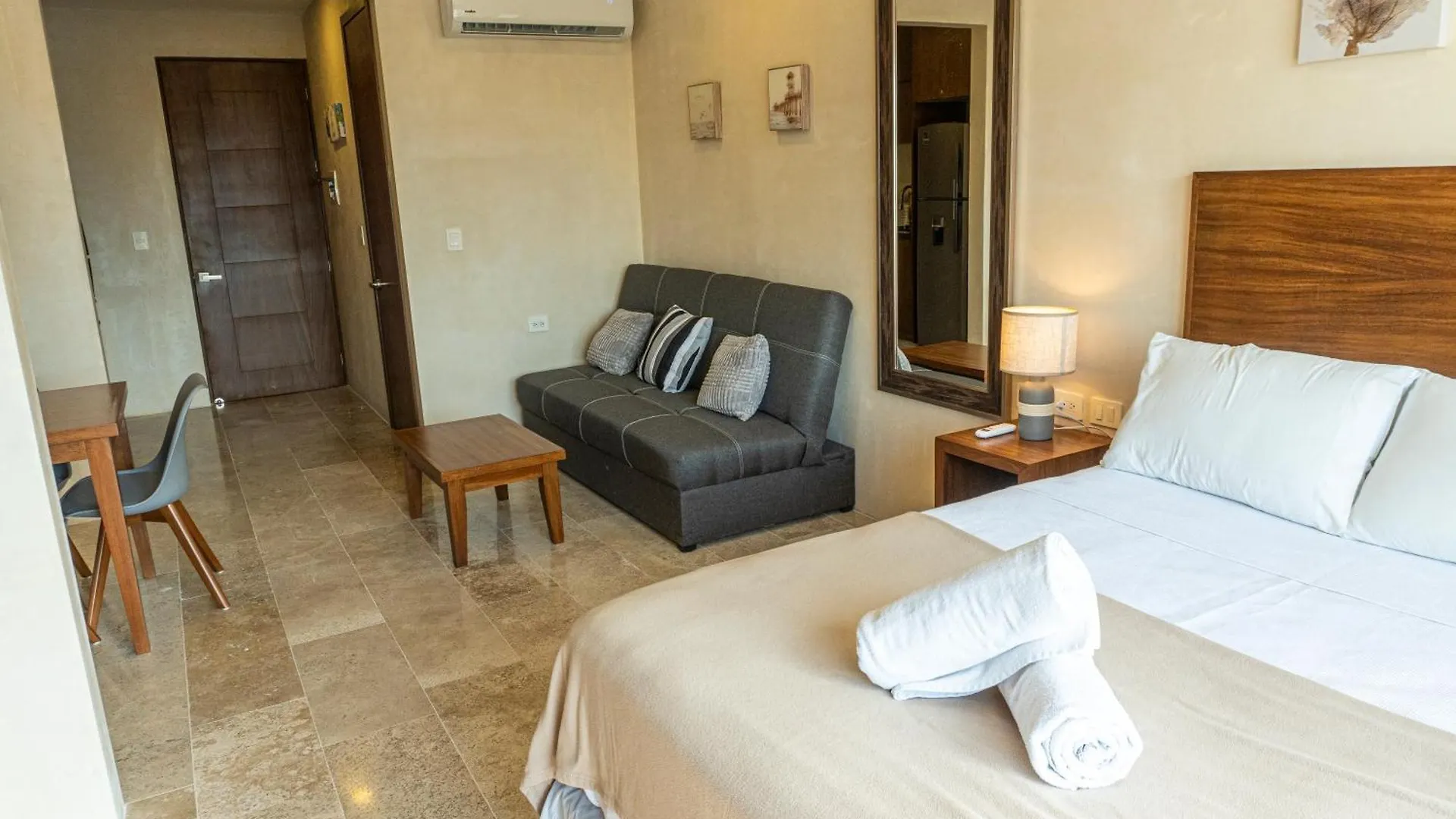 Green Savage Studio 1Br Rooftop Playa del Carmen Mexiko